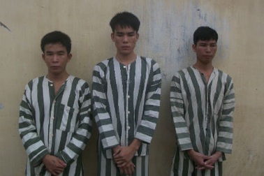 Ngại tố kẻ đồi bại, cô gái 2 lần bị làm nhục tập thể