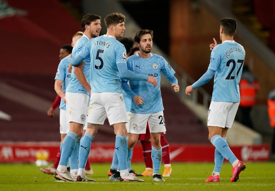 Liverpool 1-4 Man City: Ba phút thảm họa của thủ thành Alisson - 1 Liverpool 1-4 Man City: Ba phút thảm họa của thủ thành Alisson - 1