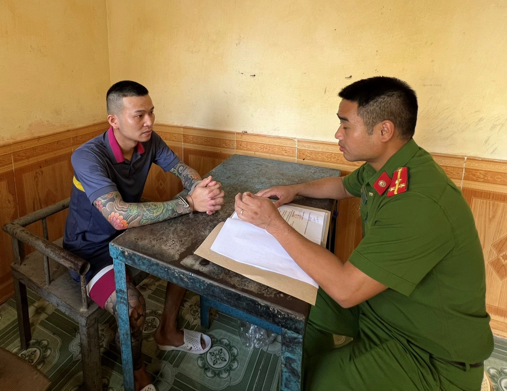 Công an Vĩnh Phúc vận động đối tượng trốn truy nã đầu thú - 1 Công an Vĩnh Phúc vận động đối tượng trốn truy nã đầu thú - 1