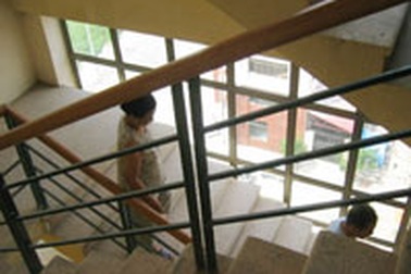 Hà Nội: Chung cư 15 tầng hỏng thang máy!