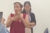 Sinh viên tát bạn, đòi đuổi giảng viên khỏi lớp: Vô lễ, láo xược!