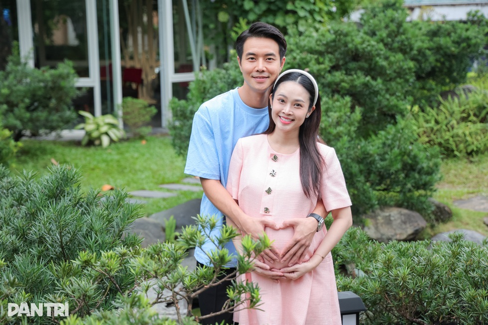 Chồng kém 5 tuổi nuông chiều MC Thùy Linh, nói về hôn nhân trái dấu - 8 Chồng kém 5 tuổi nuông chiều MC Thùy Linh, nói về hôn nhân trái dấu - 8