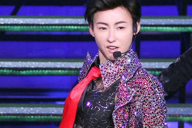 Bất ngờ với hình ảnh nam tính của Trương Bá Chi