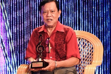 “Bolero khiến người ta thụt lùi hay Tùng Dương đang bị thụt lùi?”