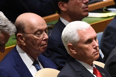 Bộ trưởng Mỹ ngủ gật khi ông Trump phát biểu tại Liên Hợp Quốc