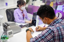 Thu lãi "khủng", ngân hàng vẫn cắt giảm cả nghìn nhân sự