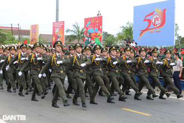 Thiêng liêng Lễ thượng cờ và diễu binh tại Vĩ tuyến 17