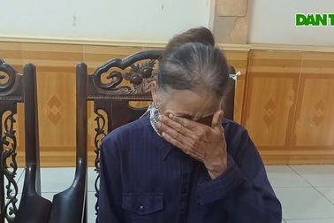 Nước mắt người mẹ mất con chỉ sau 3 ngày làm lễ