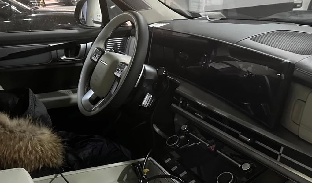 Hyundai Santa Fe 2024 lộ thiết kế nội thất sang chảnh, tham vọng nâng tầm - 1 Hyundai Santa Fe 2024 lộ thiết kế nội thất sang chảnh, tham vọng nâng tầm - 1