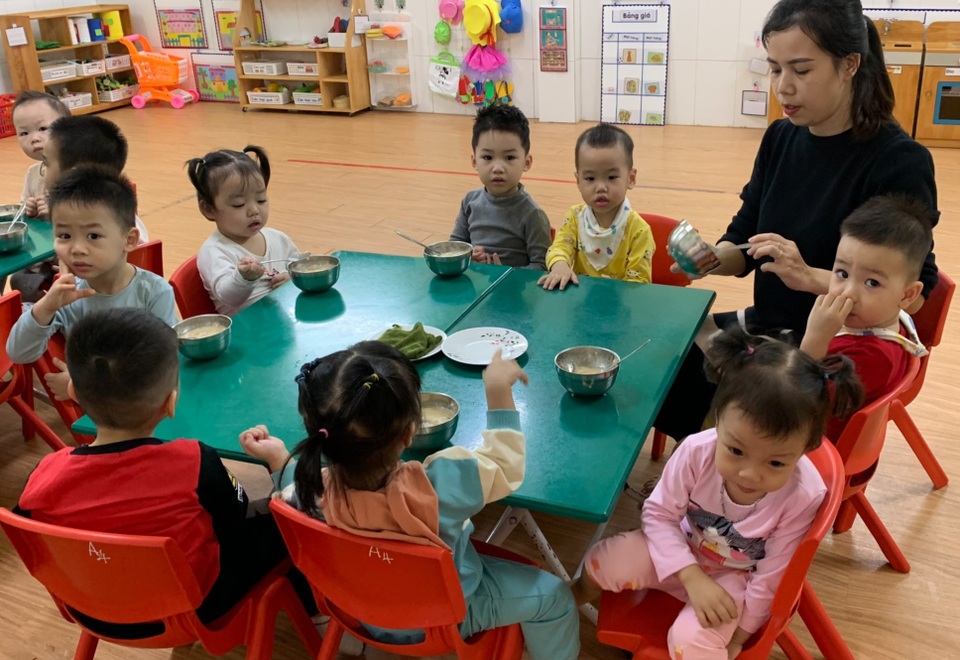 Bữa ăn học đường: No nhưng chưa đủ dinh dưỡng? - 1 Bữa ăn học đường: No nhưng chưa đủ dinh dưỡng? - 1