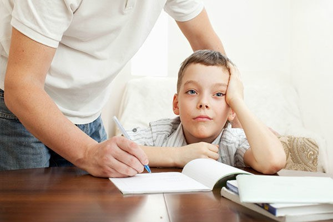 Cuộc sống không có trật tự sẽ khiến trẻ dễ bị phân tâm, kém khả năng tập trung cho bất cứ công việc nào được lâu. Ảnh minh họa
