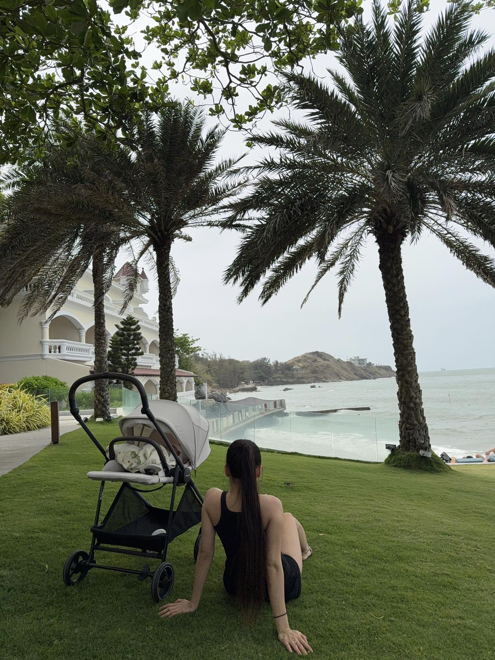 Bà xã Đặng Văn Lâm gây sốt khi khoe dáng thon gọn chỉ 1 tháng sau sinh nở - 4 Bà xã Đặng Văn Lâm gây sốt khi khoe dáng thon gọn chỉ 1 tháng sau sinh nở - 4