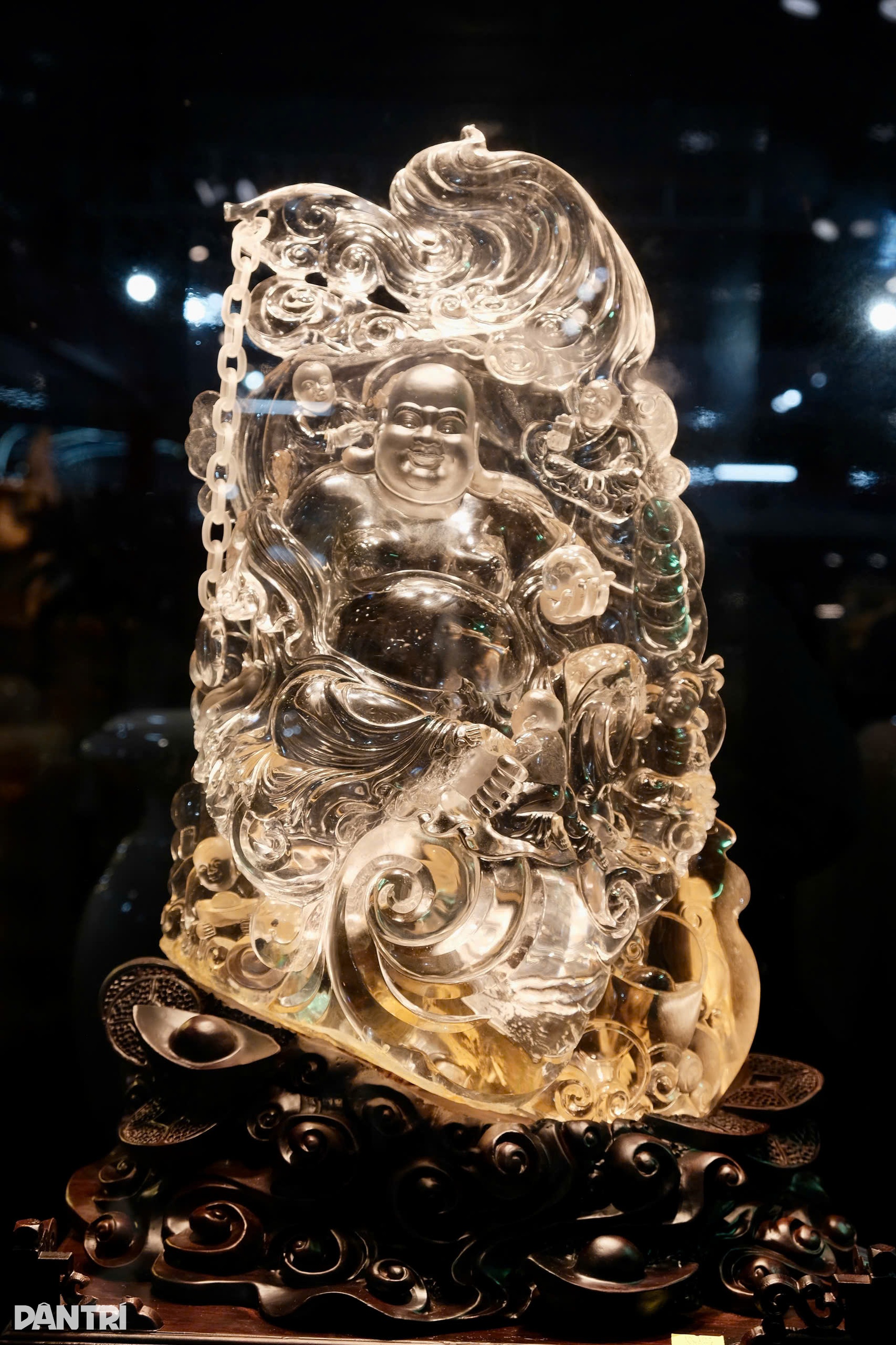 Loạt đá quý có giá rao bán cả tỷ đồng tại Hội chợ Mùa Thu - 5 Loạt đá quý có giá rao bán cả tỷ đồng tại Hội chợ Mùa Thu - 5