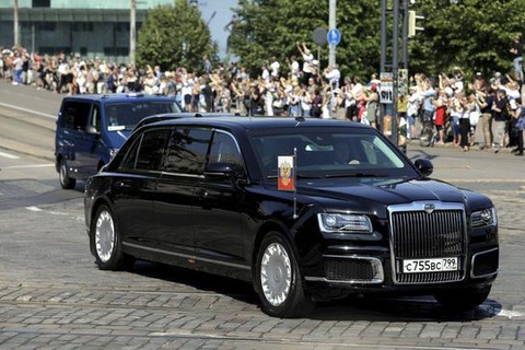 Video hé lộ quy trình ra đời chiếc xe của Tổng thống Putin