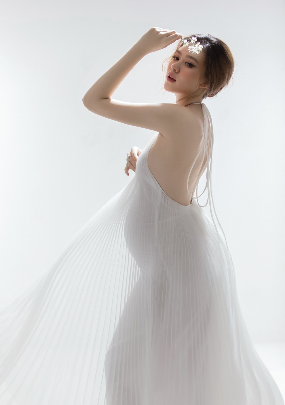 Đám cưới bạc tỷ ở tuổi 20, Á hậu Tường San ở ẩn bây giờ ra sao? - 2