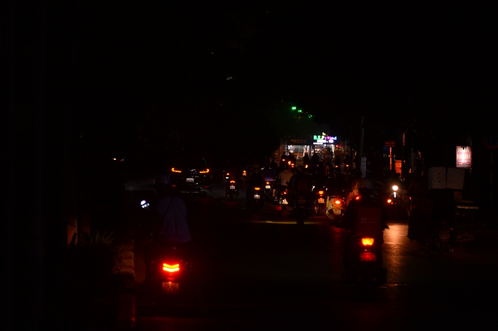 Những con đường nghìn tỷ giữa Thủ đô chờ được thắp sáng - 6