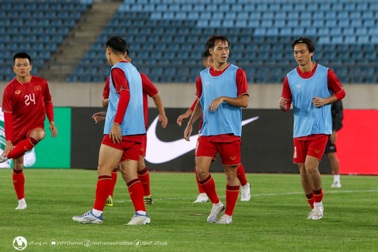 Đội tuyển Việt Nam "tổng duyệt" chờ đấu Trung Quốc ở Đại Liên