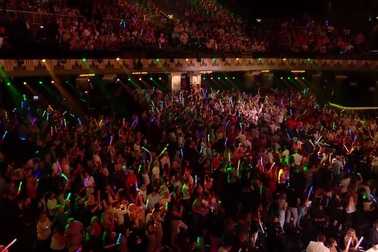 Nam ca sĩ không chuyên - Donchez Dacres - về thứ ba