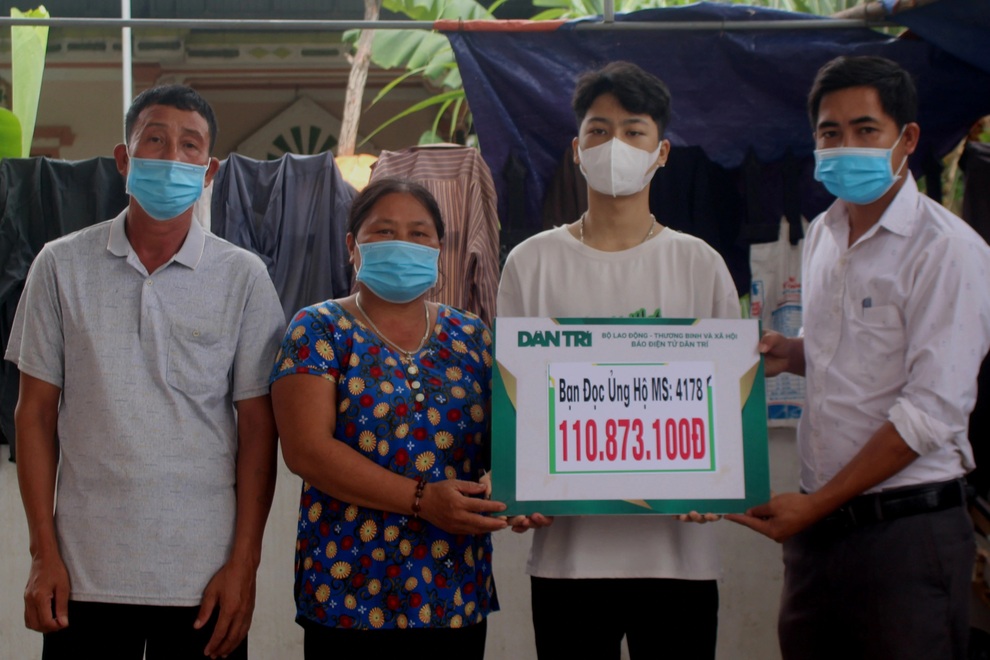 Chàng trai chết mòn được bạn đọc Dân trí giúp đỡ hơn 110 triệu đồng - 1 Chàng trai chết mòn được bạn đọc Dân trí giúp đỡ hơn 110 triệu đồng - 1