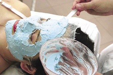 Tàn tạ dung nhan vì ham “trắng da siêu tốc”