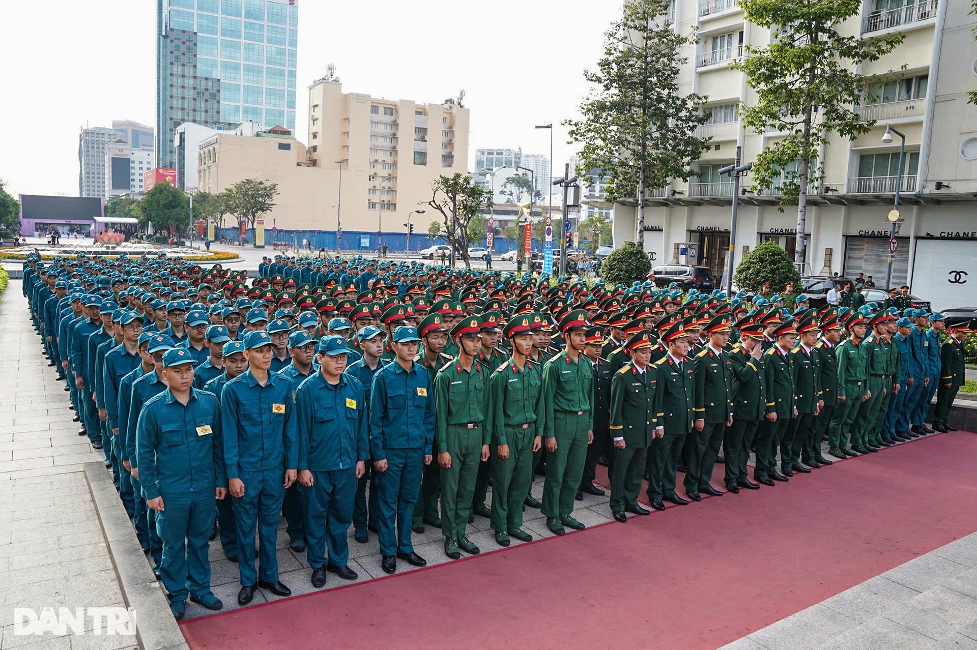 Lực lượng vũ trang TPHCM được phong tặng danh hiệu Anh hùng lần thứ 3 - 12 Lực lượng vũ trang TPHCM được phong tặng danh hiệu Anh hùng lần thứ 3 - 12
