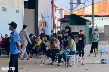 Vụ công nhân "vây" công ty đòi lương: Mỗi người nhận 1 triệu hỗ trợ về quê