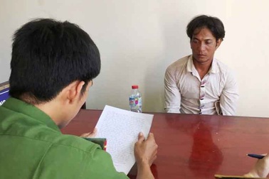 Tạm giữ cha dượng hiếp dâm con riêng của vợ