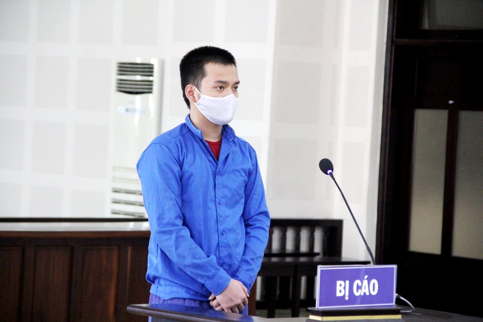 Đi đòi nợ trong đêm giao thừa, bị con nợ đâm thấu ngực - 1 Đi đòi nợ trong đêm giao thừa, bị con nợ đâm thấu ngực - 1