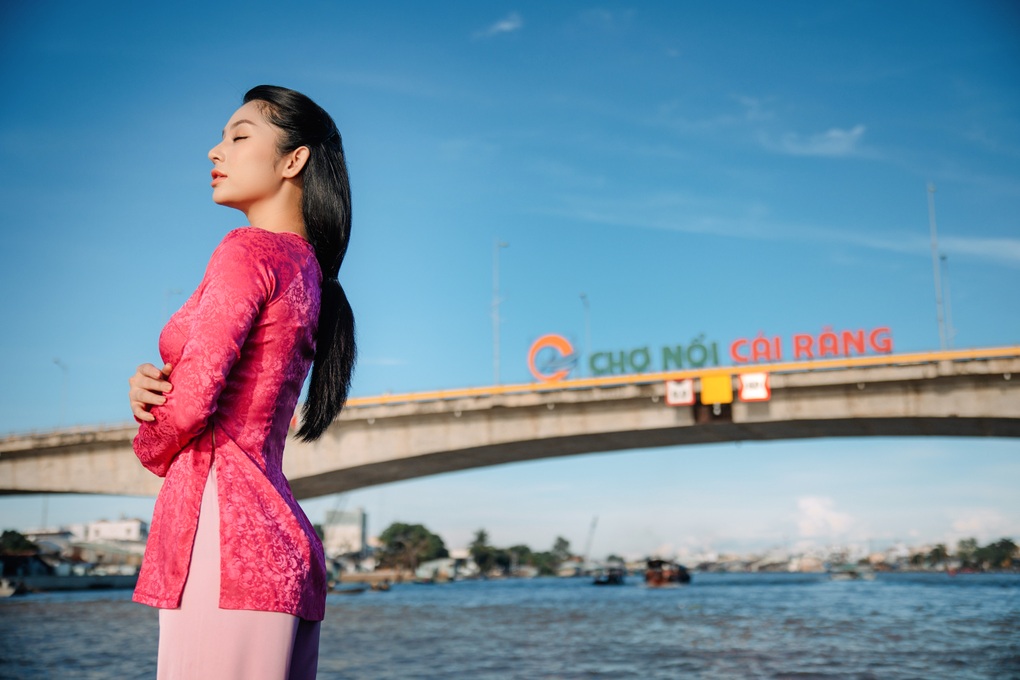 Lâm Thu Hồng giới thiệu cảnh sắc miền Tây đến Hoa hậu Hoàn cầu 2022 - 2 Lâm Thu Hồng giới thiệu cảnh sắc miền Tây đến Hoa hậu Hoàn cầu 2022 - 2