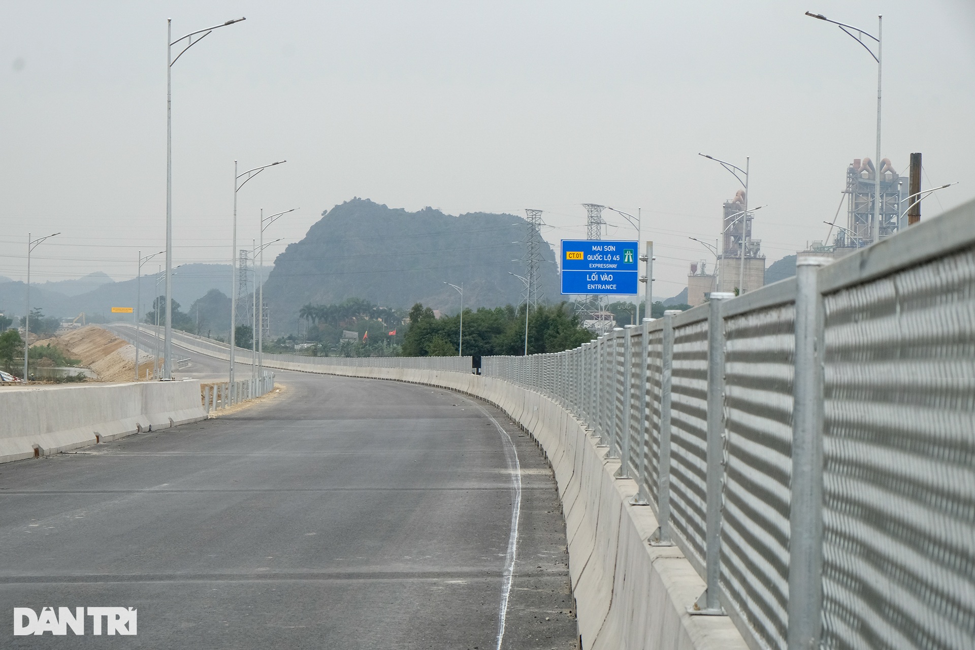 Cao tốc Mai Sơn - QL45 đẩy nhanh tiến độ, khánh thành trước kỳ nghỉ lễ 30/4 - 3 Cao tốc Mai Sơn - QL45 đẩy nhanh tiến độ, khánh thành trước kỳ nghỉ lễ 30/4 - 3