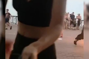 Kinh hoàng cảnh vũ công "trở thành ngọn lửa" khi đang biểu diễn múa lửa