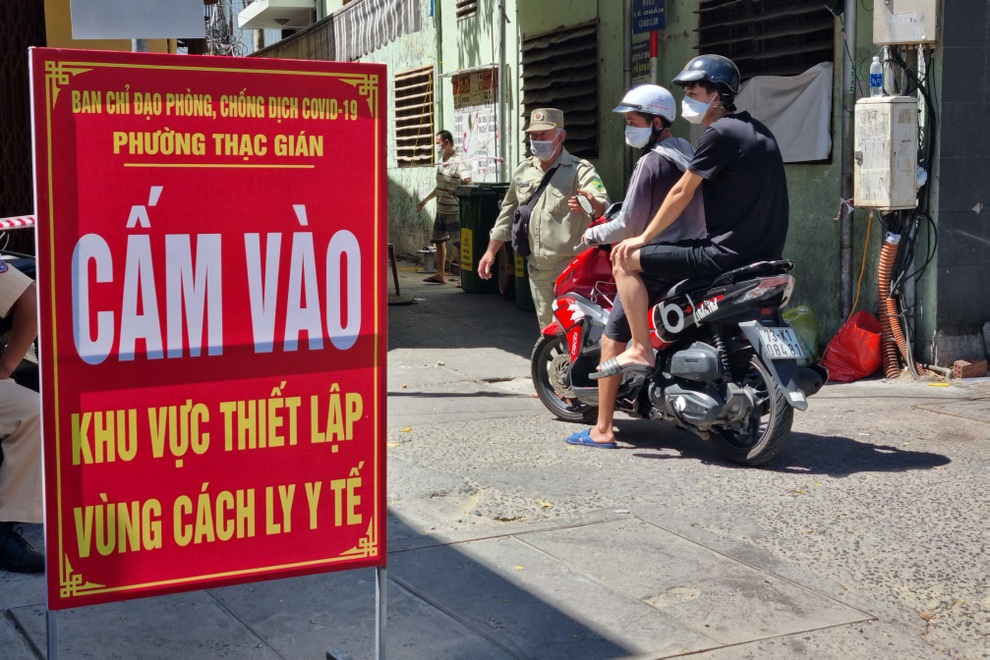 Nhiều tỉnh thành siết chặt quy định phòng dịch trước diễn biến phức tạp - 3 Nhiều tỉnh thành siết chặt quy định phòng dịch trước diễn biến phức tạp - 3