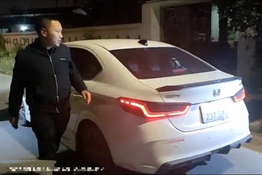 Công an Lào Cai phát hiện tài xế ô tô tàng trữ trái phép súng hơi