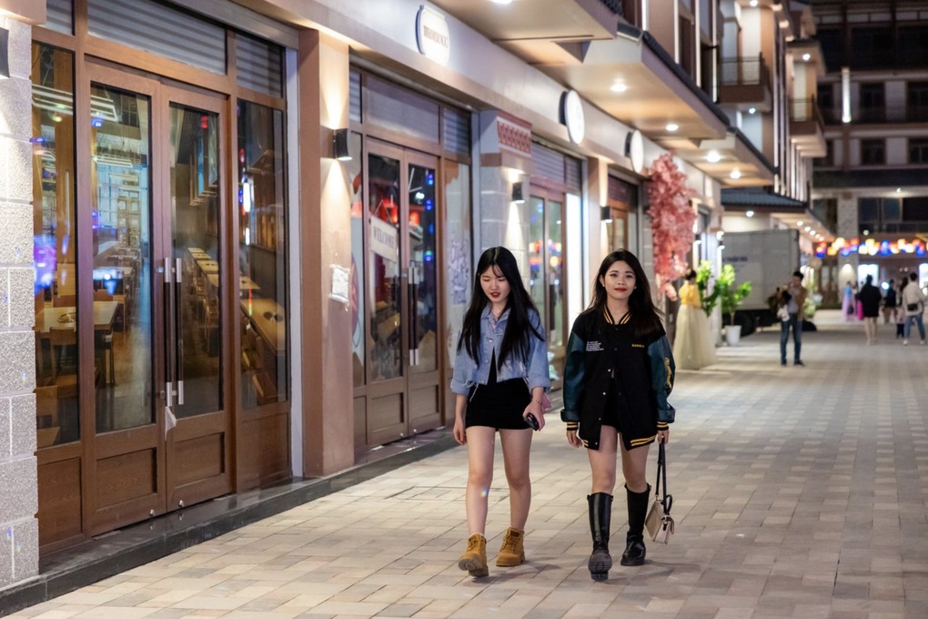 K-Town - Điểm nhấn kiến trúc phố Hàn tại bờ đông Hà Nội - 4 K-Town - Điểm nhấn kiến trúc phố Hàn tại bờ đông Hà Nội - 4
