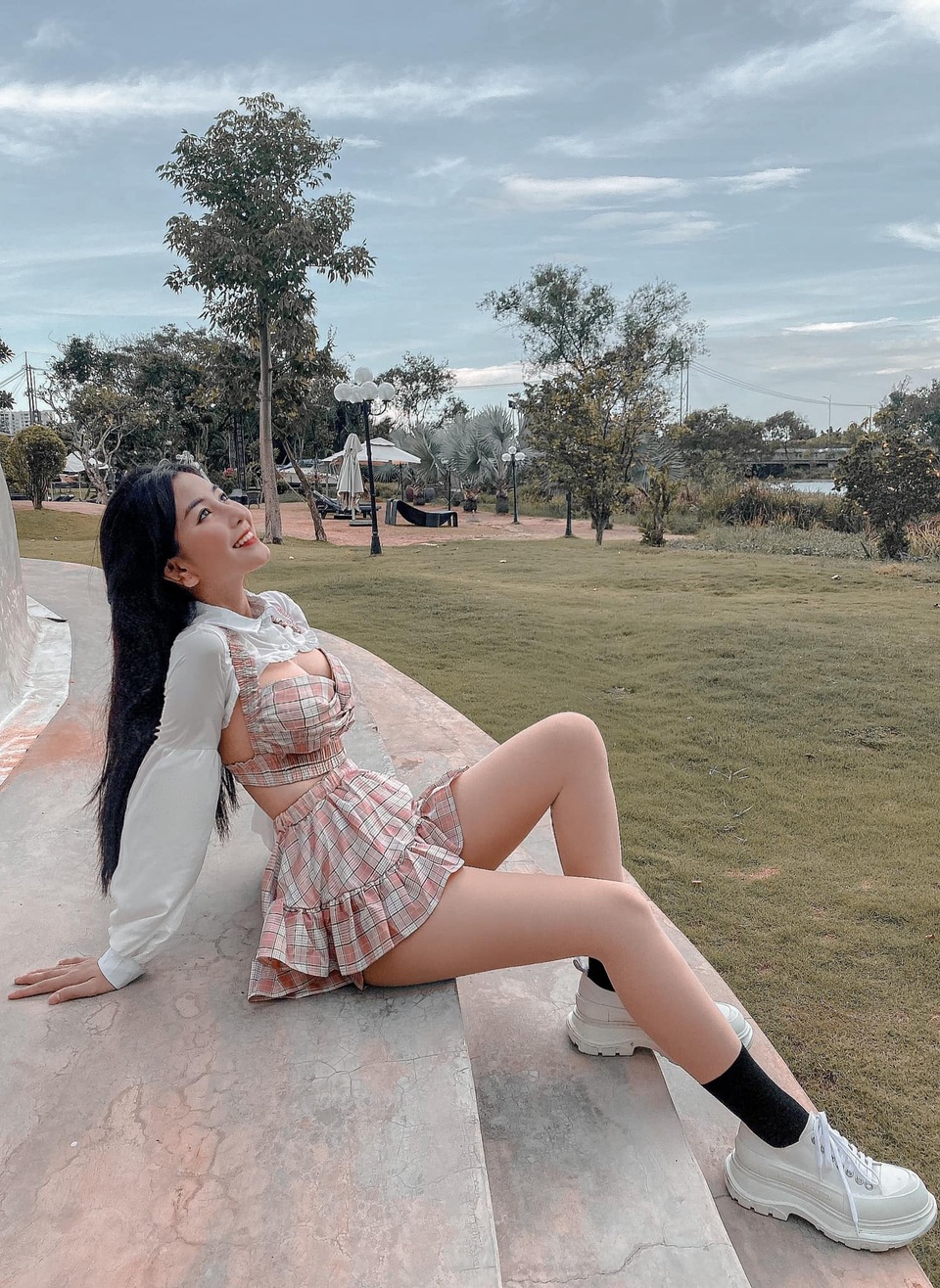 Vóc dáng nảy nở và vòng eo siêu thực của hot girl sở hữu follower khủng - 6 Vóc dáng nảy nở và vòng eo siêu thực của hot girl sở hữu follower khủng - 6