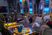 138 thanh niên thuê 16 phòng karaoke để chơi ma túy