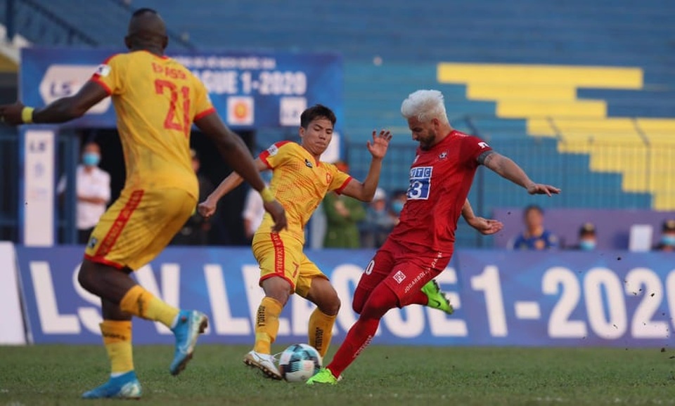 Không hoãn vòng 2 V-League, khán giả chưa được vào sân - 1