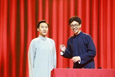 Hai nam sinh đỗ đạt trường top đầu Trung Quốc nhưng nổi tiếng nhờ diễn kịch