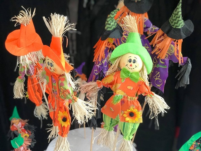 “Ma quỷ” Halloween xuống phố Hàng Mã: Càng kinh dị càng đắt tiền - Ảnh 13. “Ma quỷ” Halloween xuống phố Hàng Mã: Càng kinh dị càng đắt tiền - Ảnh 13.