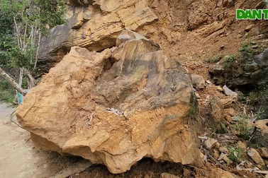Sạt lở núi nguy hiểm trong vùng lõi di sản Tràng An