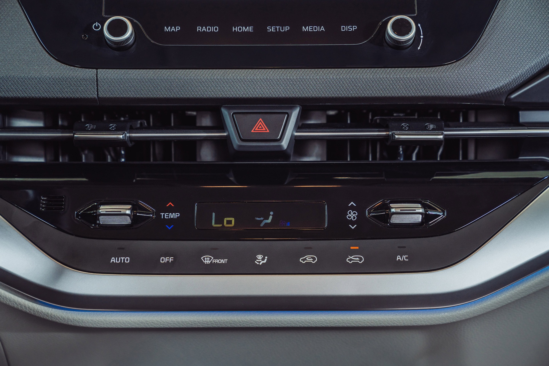 Kia Carens - Mẫu SUV thế hệ mới, hoàn thiện dải sản phẩm SUV của Kia tại Việt Nam - 27 Kia Carens - Mẫu SUV thế hệ mới, hoàn thiện dải sản phẩm SUV của Kia tại Việt Nam - 27