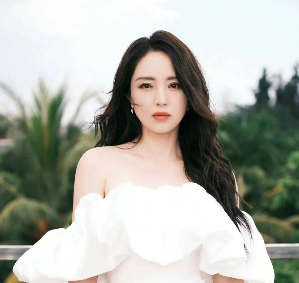 Chị đẹp Đổng Tuyền tái hôn với bạn diễn kém tuổi, nói lý do không sinh con - 4 Chị đẹp Đổng Tuyền tái hôn với bạn diễn kém tuổi, nói lý do không sinh con - 4