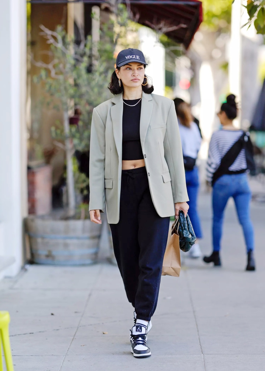 Những kiểu áo blazer giúp phái đẹp trông ra dáng nữ tổng tài - 10 Những kiểu áo blazer giúp phái đẹp trông ra dáng nữ tổng tài - 10