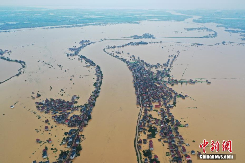 Vỡ đê ở Giang Tây, Trung Quốc nâng cảnh báo lũ nhiều sông lên mức cao nhất - 2 Vỡ đê ở Giang Tây, Trung Quốc nâng cảnh báo lũ nhiều sông lên mức cao nhất - 2