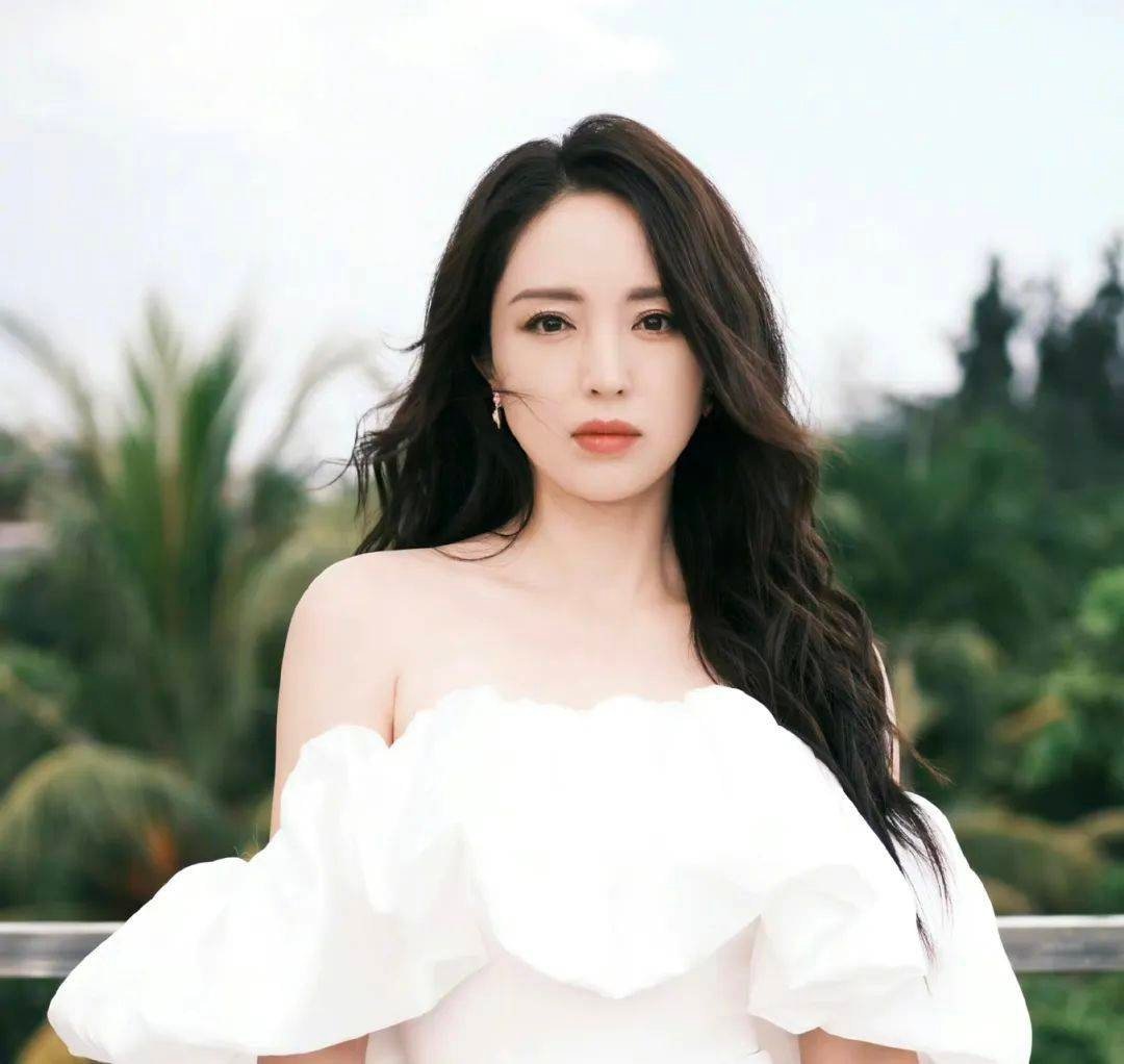 Chị đẹp Đổng Tuyền tái hôn với bạn diễn kém tuổi, nói lý do không sinh con - 4