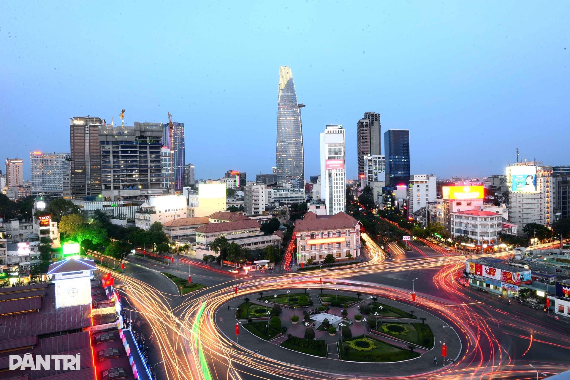 Diện mạo bùng binh Bến Thành sau hơn 100 năm - 17 Diện mạo bùng binh Bến Thành sau hơn 100 năm - 17