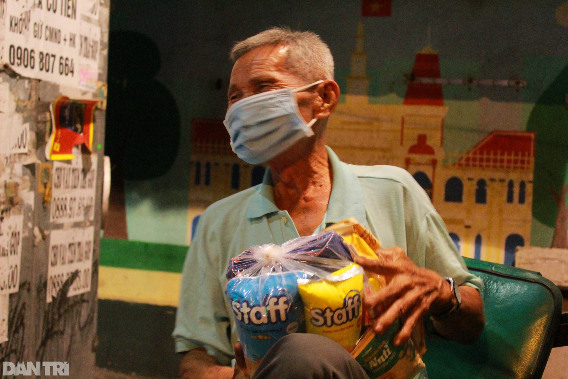 Mang hơi ấm tới người vô gia cư trong đêm Giáng sinh - 12 Mang hơi ấm tới người vô gia cư trong đêm Giáng sinh - 12