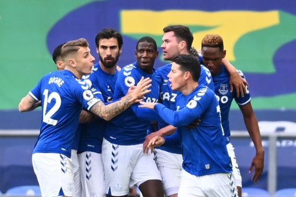 Everton 2-2 Liverpool: Màn rượt đuổi quyết liệt - 13 Everton 2-2 Liverpool: Màn rượt đuổi quyết liệt - 13