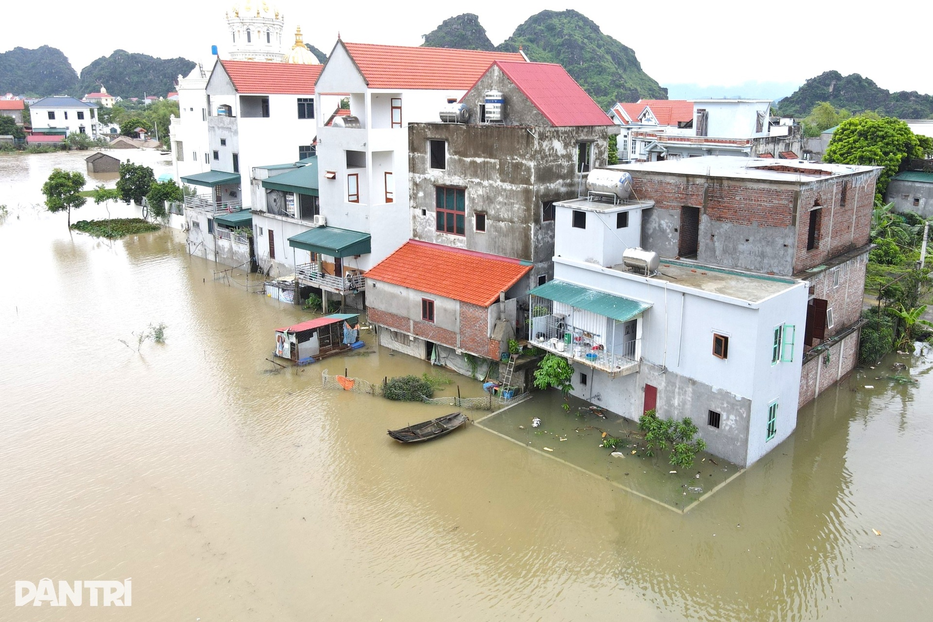 Cận cảnh ốc đảo Kênh Gà ngập nước lũ, chia cắt bên ngoài - 8 Cận cảnh ốc đảo Kênh Gà ngập nước lũ, chia cắt bên ngoài - 8