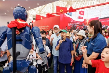 Loạt trải nghiệm chạm đến cảm xúc yêu nước tại Trung tâm Triển lãm Việt Nam